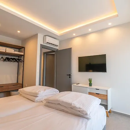 Unique Lee Pham דירה *